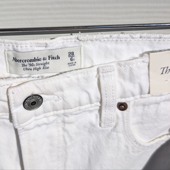 Abercrombie Jeans NWT Size 6 28 Short White Ultra High Rise 90s Straight Destroy - Picture 10 of 10